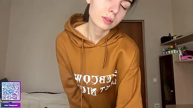 ErlinaBuoy online show from March 2026 05:21:02 AM