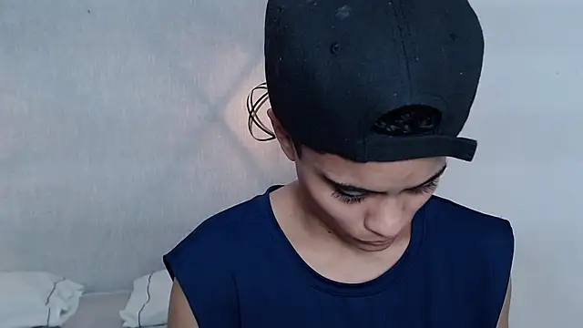 Liiamthompson online show from March 2025 03:12:01 PM