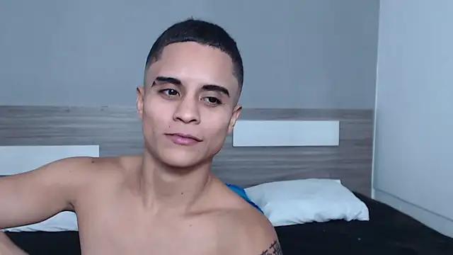 Liiamthompson online show from October 2025 10:32:01 PM
