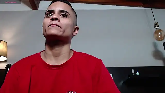 Liiamthompson online show from April 2026 10:01:01 PM