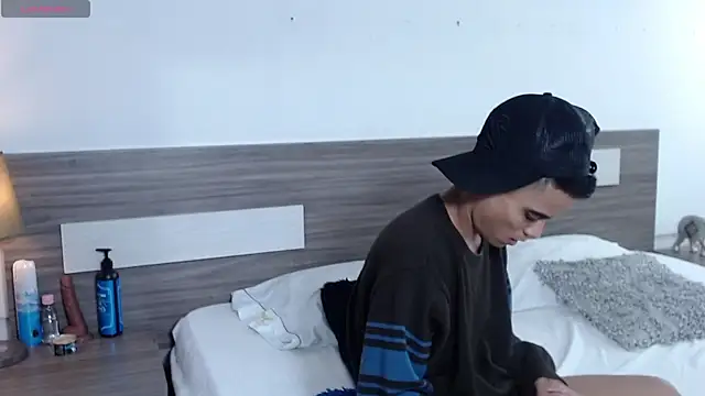 Snapshot of Liiamthompson chatting on December 2025 10:32:01 PM Liiamthompson online show from December 2025 10:32:01 PM