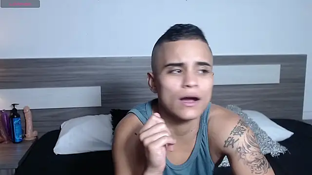 Liiamthompson online show from December 2025 09:26:01 PM