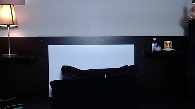 Liiamthompson online show from April 2026 09:18:02 PM