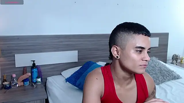 Liiamthompson online show from December 2025 09:35:02 AM