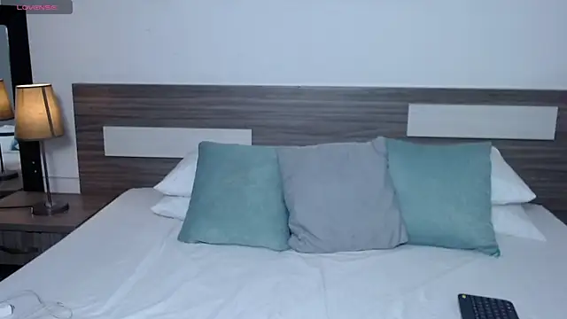 Liiamthompson online show from March 2026 09:33:02 AM