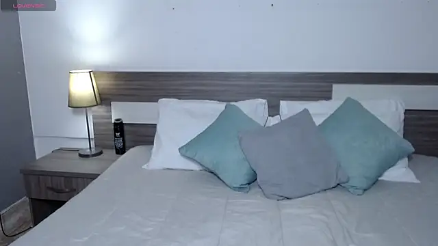 Liiamthompson online show from March 2026 07:03:02 PM