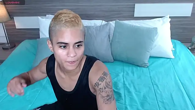 Liiamthompson online show from January 2026 10:18:01 AM