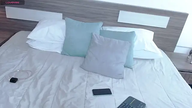 Liiamthompson online show from February 2026 10:59:01 AM