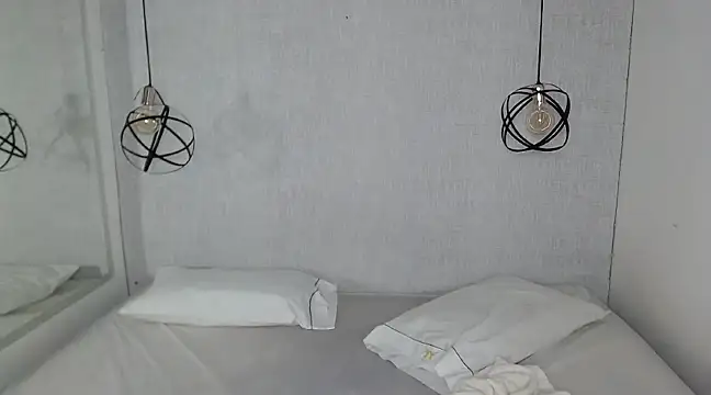 Liiamthompson online show from March 2025 11:29:02 AM