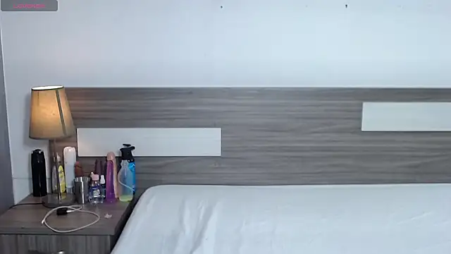 Liiamthompson online show from January 2026 09:02:02 AM