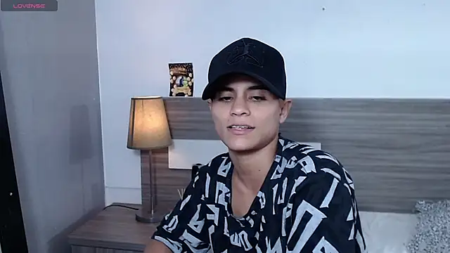 Snapshot of Liiamthompson chatting on November 2025 09:53:02 AM Liiamthompson online show from November 2025 09:53:02 AM