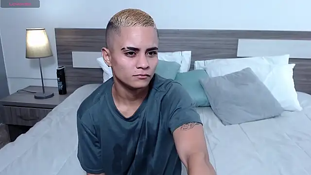 Liiamthompson online show from March 2026 09:25:02 AM