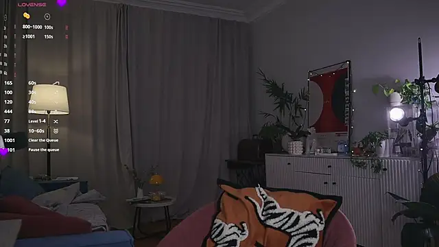 WhiteAnni online show from December 2025 04:28:01 AM