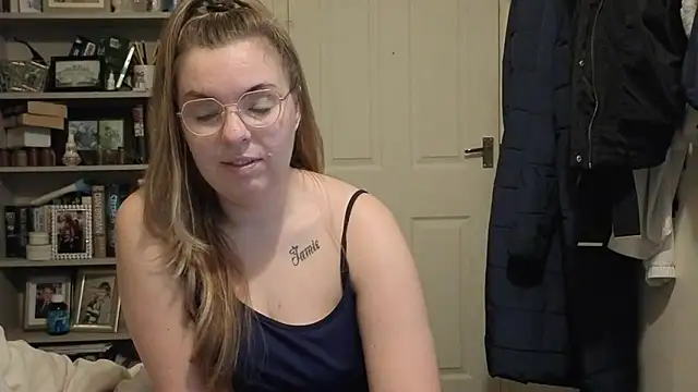 Demi WelshX online show from November 2025 09:35:02 AM