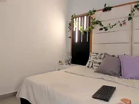 SofiArias online show from March 2025 04:33:02 PM