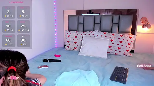 SofiArias online show from October 2025 08:16:01 PM