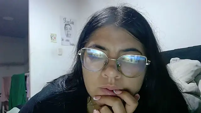Snapshot of viccky_vick chatting on June 2026 03:06:02 AM viccky vick online show from June 2026 03:06:02 AM