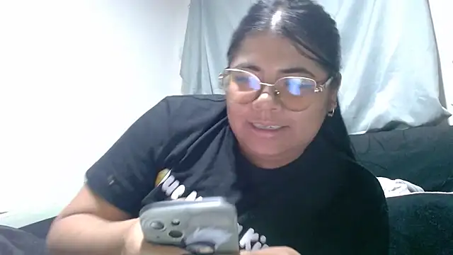 viccky vick online show from April 2026 11:29:02 PM