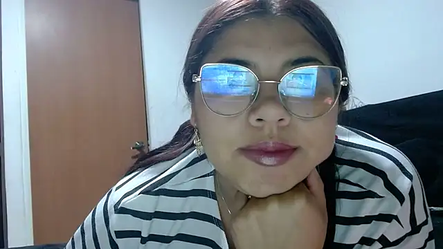 viccky vick online show from February 2026 02:12:02 AM