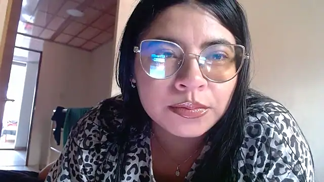 viccky vick online show from March 2026 05:47:01 PM