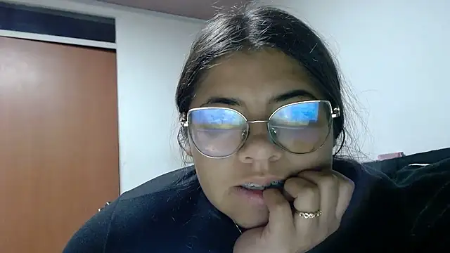 viccky vick online show from January 2026 04:41:02 AM