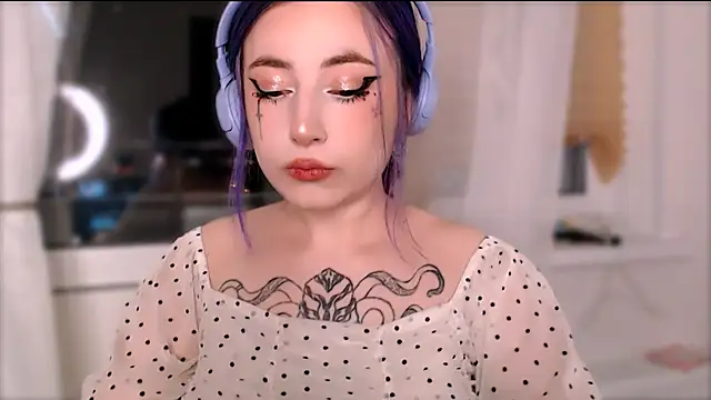 purplewitch online show from October 2025 02:47:02 PM