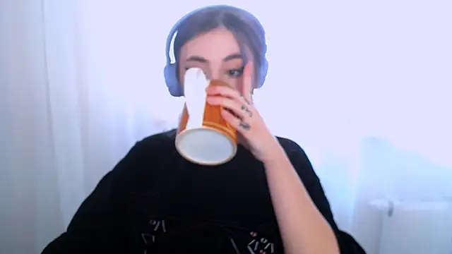 Snapshot of purplewitch chatting on October 2025 07:40:01 AM purplewitch online show from October 2025 07:40:01 AM