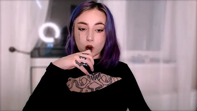 purplewitch online show from October 2025 08:08:02 PM