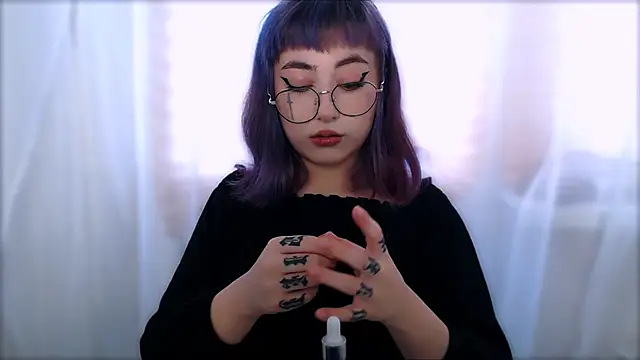 Snapshot of purplewitch chatting on December 2025 08:07:01 AM purplewitch online show from December 2025 08:07:01 AM