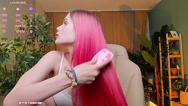 Gretchen Mol online show from December 2025 07:45:01 AM