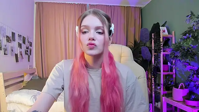 Gretchen Mol online show from January 2026 07:37:01 AM