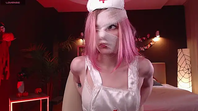 Gretchen Mol online show from November 2025 07:35:01 AM