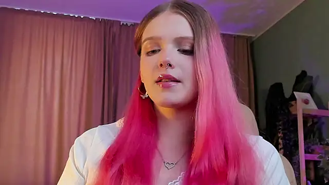 Gretchen Mol online show from March 2026 07:41:01 AM