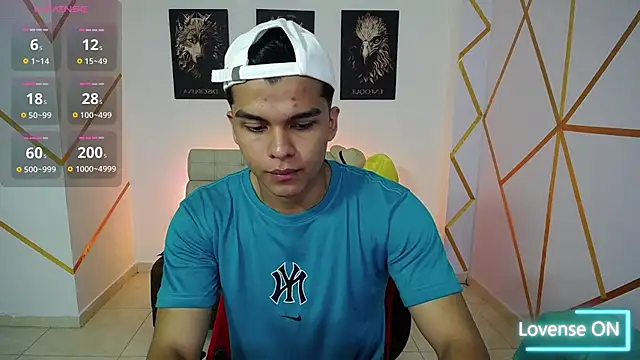 Snapshot of Dwayne_Brown chatting on February 2025 01:22:01 PM Dwayne Brown online show from February 2025 01:22:01 PM