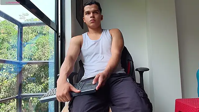 Snapshot of Dwayne_Brown chatting on October 2025 01:56:02 PM Dwayne Brown online show from October 2025 01:56:02 PM
