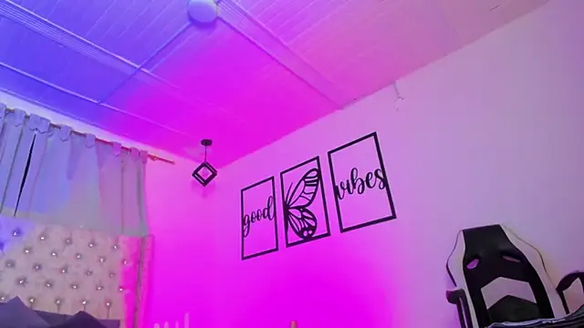 nicolee millerr online show from January 2026 12:44:02 PM