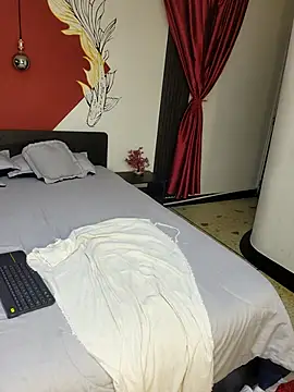 AuroraStartrainn online show from March 2025 03:52:01 PM