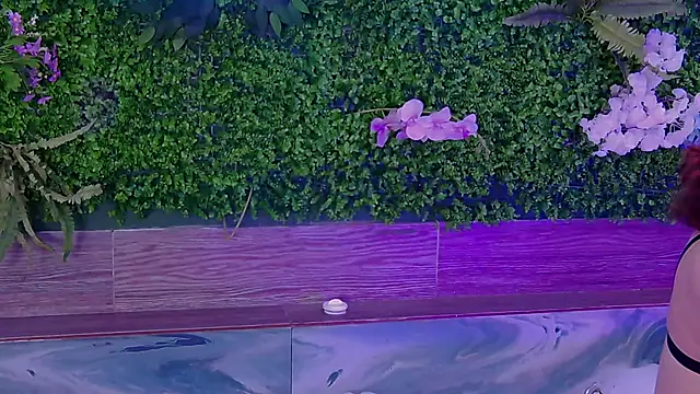 AuroraStartrainn online show from February 2025 01:32:02 PM