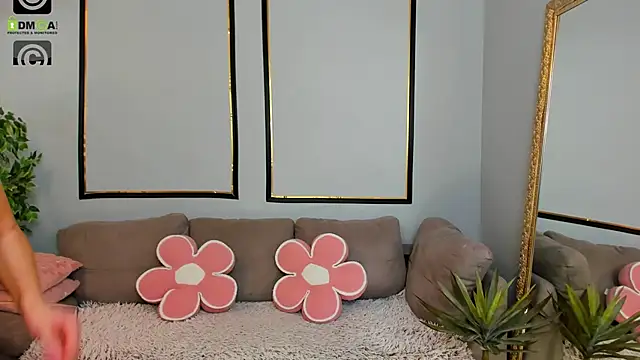 Anya-Ray online show from February 2026 12:39:02 PM