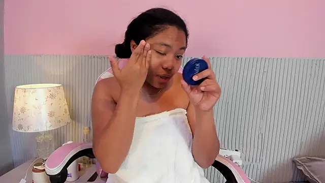 yeikafoxy online show from November 2025 11:11:02 AM