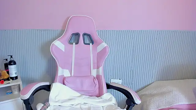 yeikafoxy online show from February 2026 11:23:01 AM