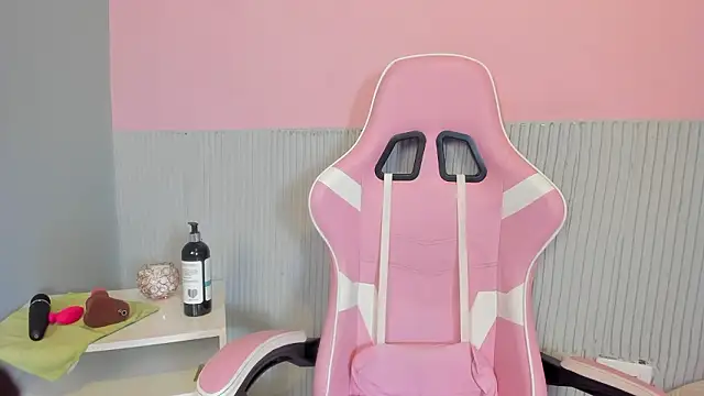 yeikafoxy online show from March 2026 11:28:02 AM