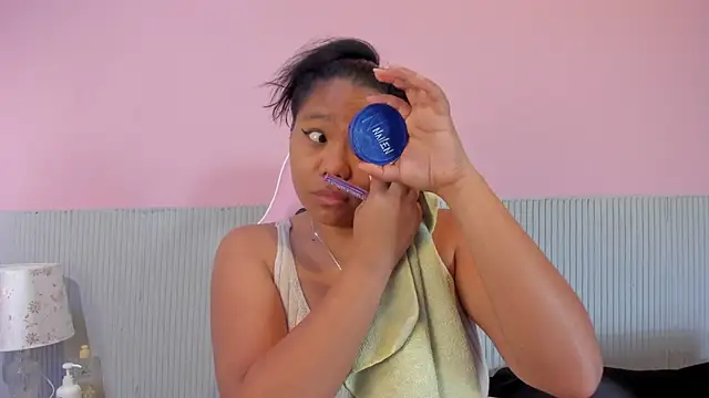 yeikafoxy online show from December 2025 11:26:02 AM