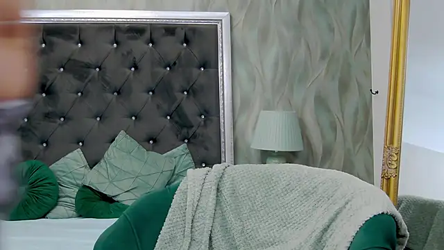 Snapshot of LissaAnn chatting on February 2025 06:24:02 PM LissaAnn online show from February 2025 06:24:02 PM