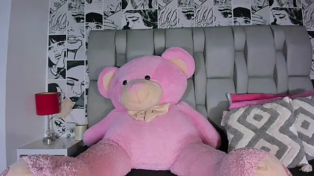 LucyRosse online show from April 2026 11:33:02 AM