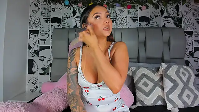 LucyRosse online show from April 2026 11:14:01 AM