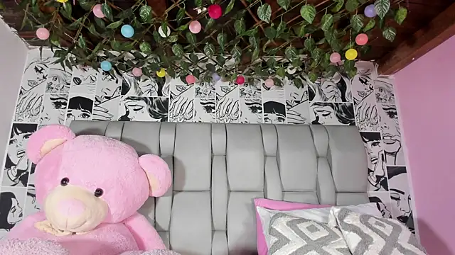 LucyRosse online show from May 2026 11:25:01 AM