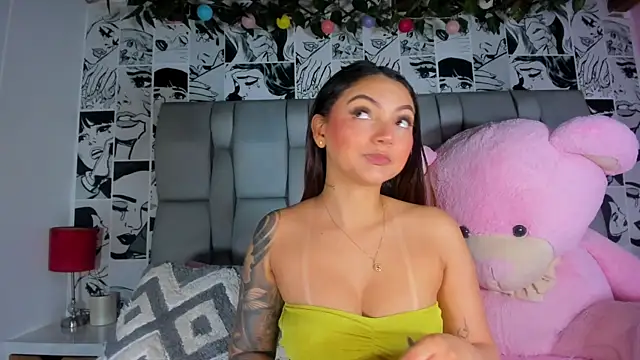 LucyRosse online show from April 2026 11:24:01 AM