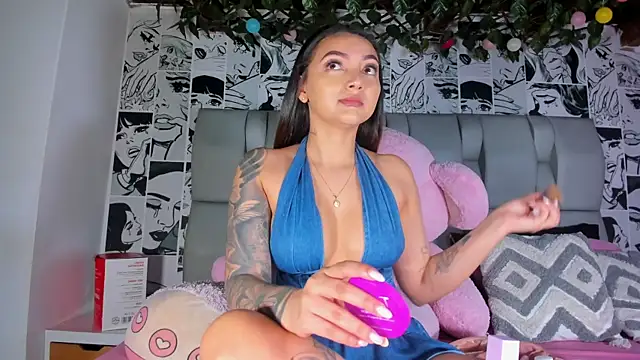 Snapshot of LucyRosse chatting on July 2026 11:18:02 AM LucyRosse online show from July 2026 11:18:02 AM