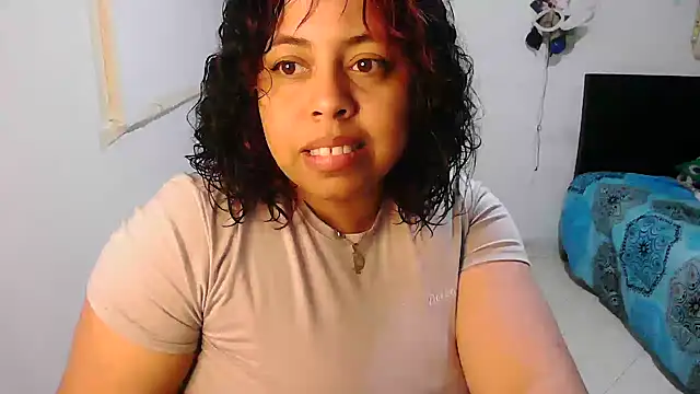 alexandraluv online show from December 2025 12:32:01 AM